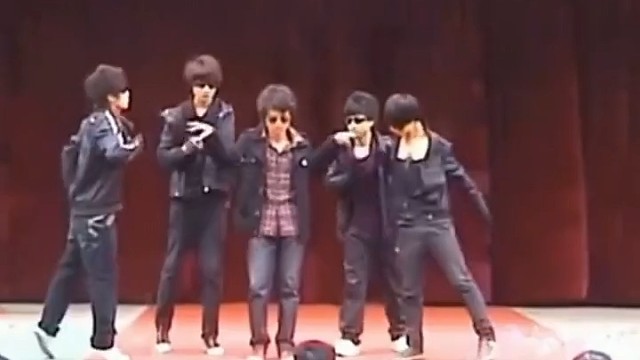 舞台能站C位的都是大佬