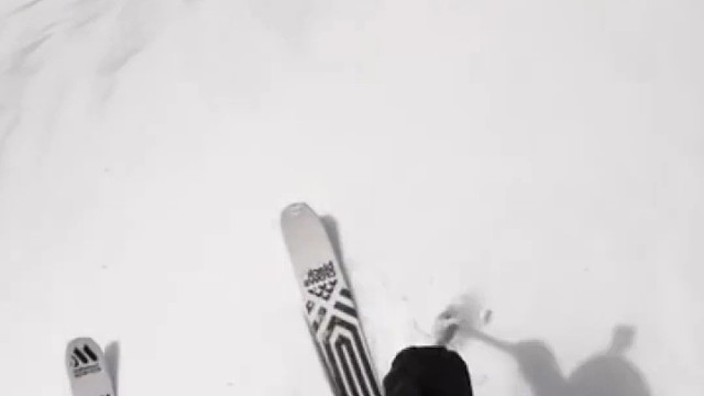 在山巅滑野雪前的这操作，你明白为什么？