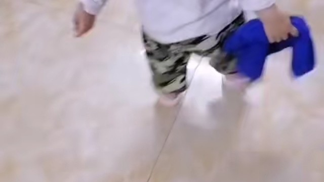 家务要从小做起^_^^_^