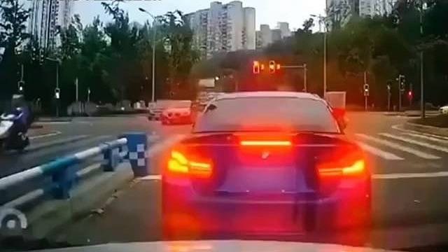 考车证时，教练没有教我这一招啊，明天去骂教练