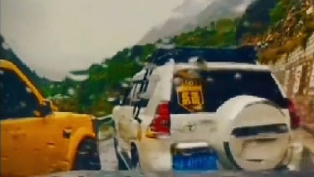 这位车主的心态崩了