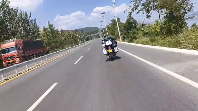 见鬼了，乡村野路不是你什么旅游路线丙查察能比的！