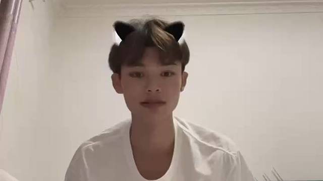 这不还没过年都跪下了