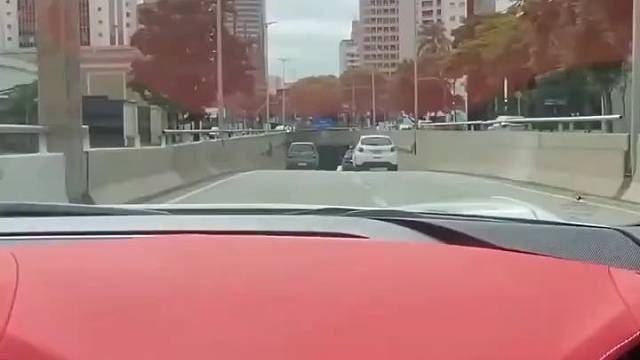 法拉利812换装ipe排气炸隧道！关注！