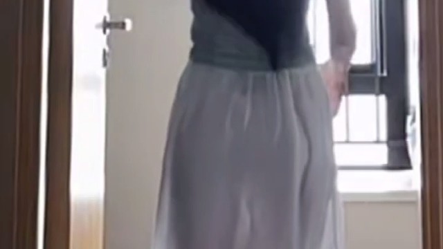 与其去对你喜欢的人，不如去接受喜欢你的人，喜欢不重要，和事不重要，被爱才珍惜。