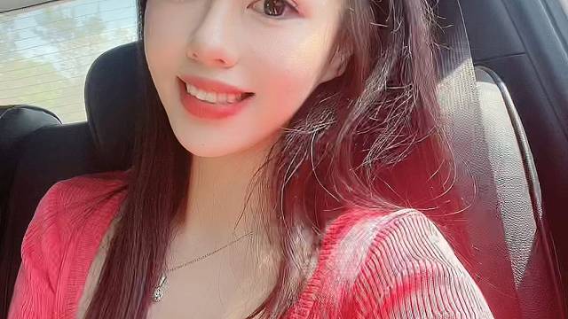 是一个爱唱歌的女孩纸