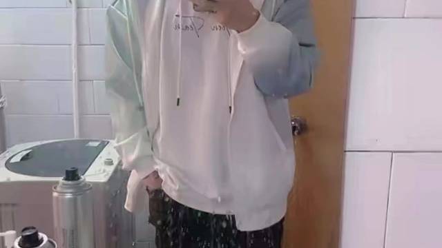 看好你们的女朋友，我要出去浪了