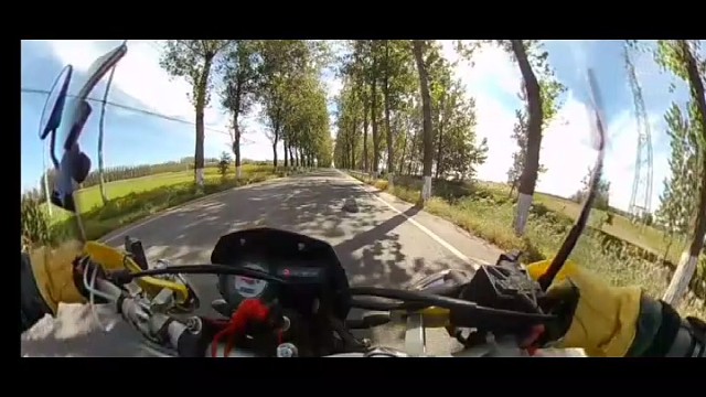 马路上遇到遗撒物怎么办？