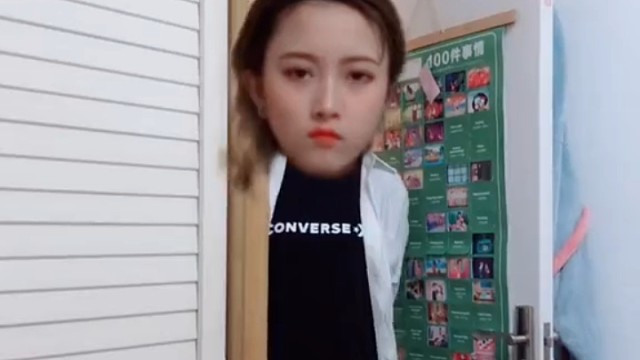 刚开始我觉得她在算计我。后来才知道。她在对我好