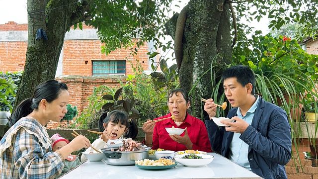 农村婆媳同住，儿媳带孩子辛苦，看婆婆做啥好吃的