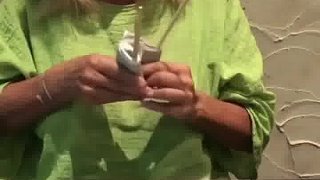 不會正確拿筷子的外國人們，他們內(nèi)部可是流傳著一個筷子使用大法