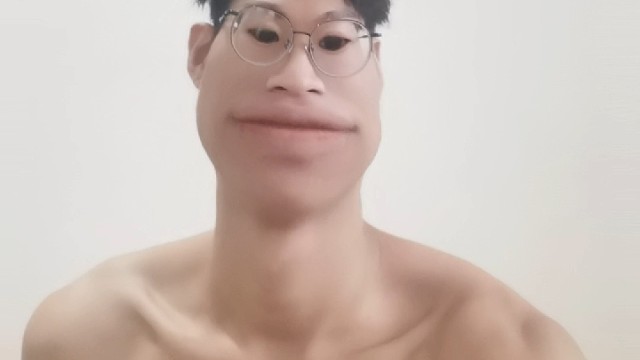 这就是天赋吧，头小肩宽