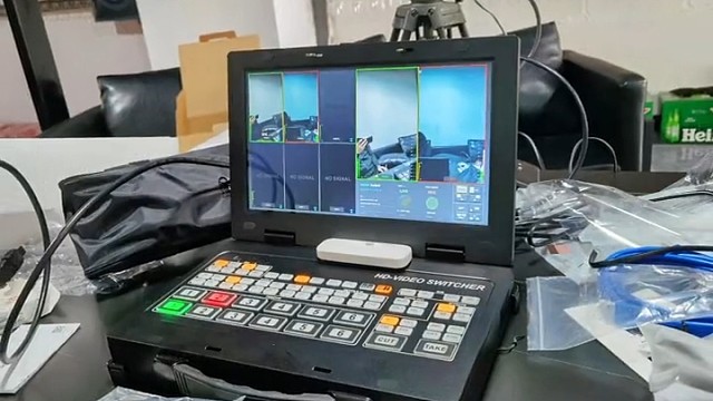 导播台多机位切换一体机抖音天猫hdmi高清视频直播推流器。操作简单，功能强大，一对一技术支持辅导。