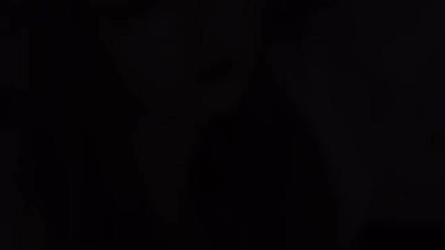 任何时候都不刻意解释自己，哪怕是个误会。你自己明白就行了，没有必要让无所谓的人理解自己。