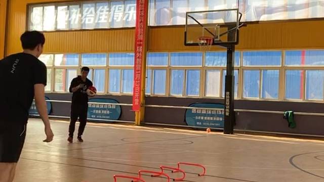 年轻时候两个梦想，一个是拿刀塔冠军，一个是能打nba