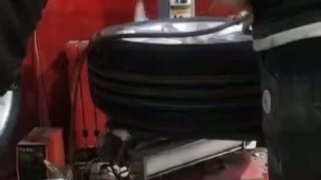 路虎极光安装245/50R20四季轮胎俩条走起感谢哥们信任与支持