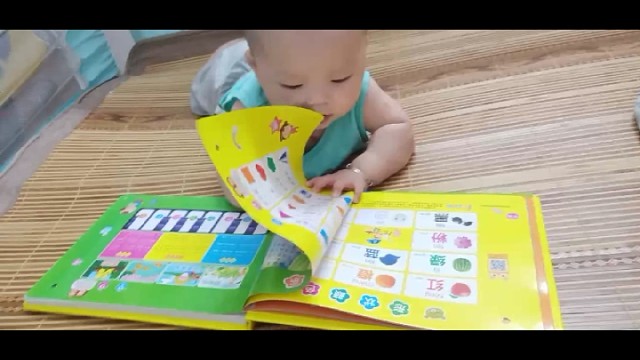 小小年纪爱看书