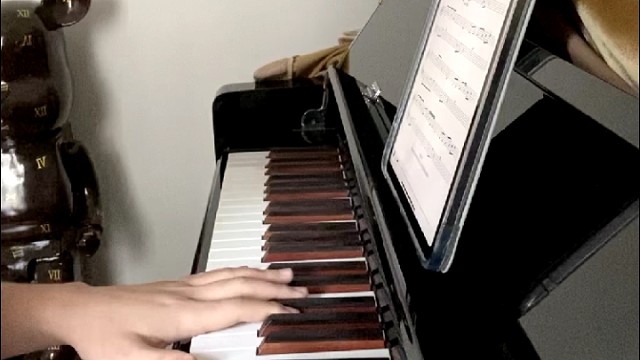 别笑啊有一点点跑调