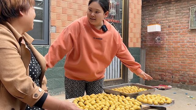 儿媳嘴馋想吃红薯丸，婆婆直接做200多个，香甜软糯一次吃过瘾
