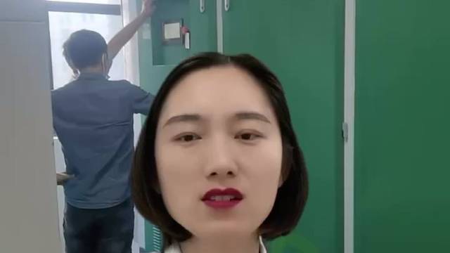 电子行业老板看过来，选对机器省下一大笔费用