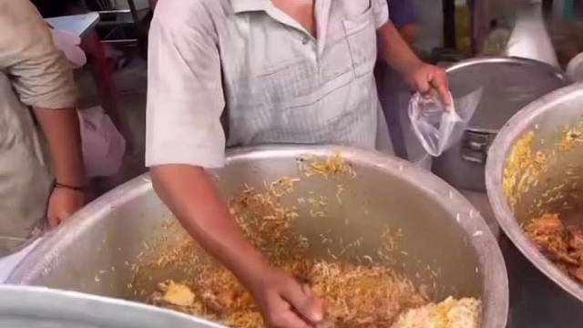 我表弟最爱吃的玛莎拉鸡肉饭，说是可口美味