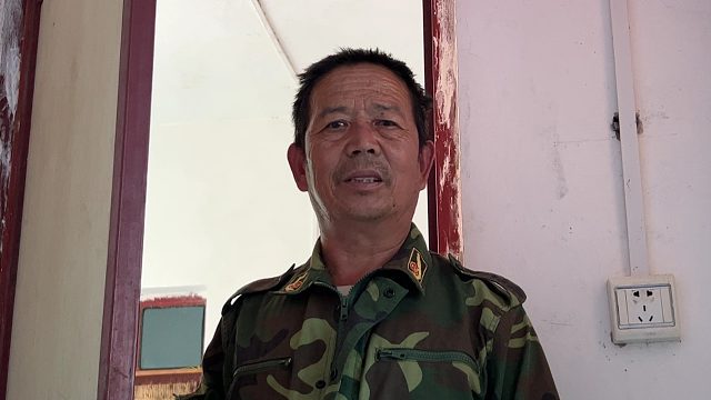 婆婆不在家，在外打工的公公突然回家，推开儿媳房间直接惊呆了