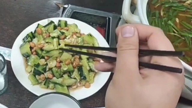 吃饭手抖怎么办