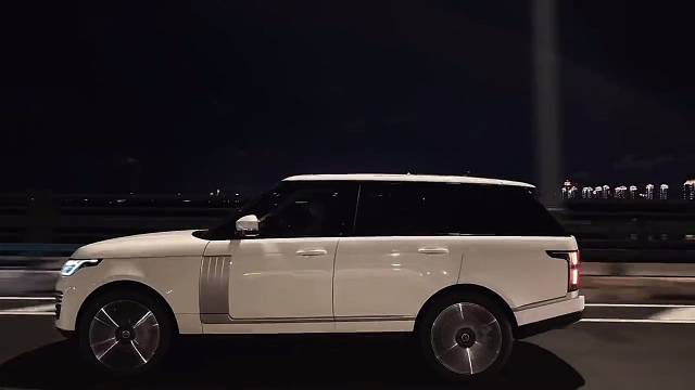 艾特出你身边开路虎的