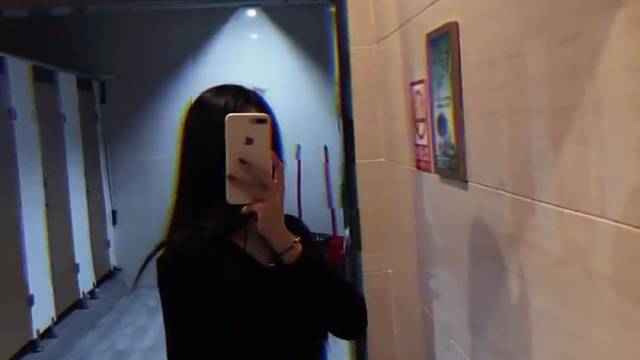 今天心情不好，可以亲亲我吗