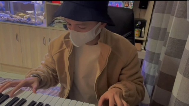 脑袋好痒啊，感觉脑子快长出来了。。。