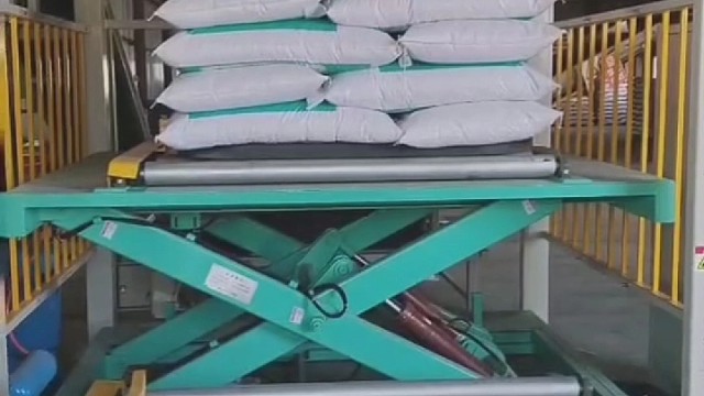 高位码垛机替代人工码垛作业，省时省力省成本#码垛机#码垛机器人#高位码垛机