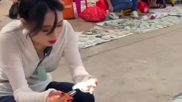 这样寓意满满的“莲年有鱼”你们喜欢吗？还有什么心愿，赶紧告诉小蕊！ "翡翠  "翡翠挂件  "翡翠吊