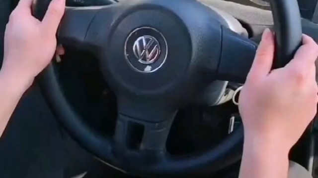 方向盘正确操作方法