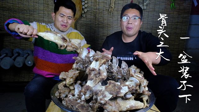 500买套路架子，大锅小火炖一下午，满满一盆啃过瘾了！