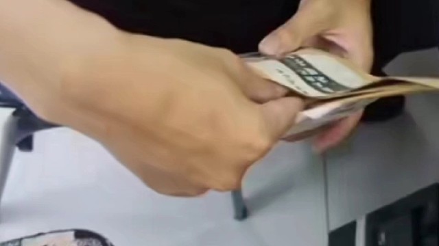 紧张手发抖怎么回事