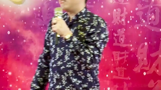 去经历去后悔,去做你想做的,去选你所爱的,而不是别人眼里正确的,我们终其一生都要摆脱别人的期待，