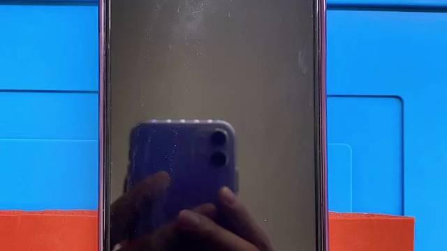 苹果14proMax下载大内存视频、不能充电开机、激活就好、电池休眠了，OPPOA11屏幕开胶