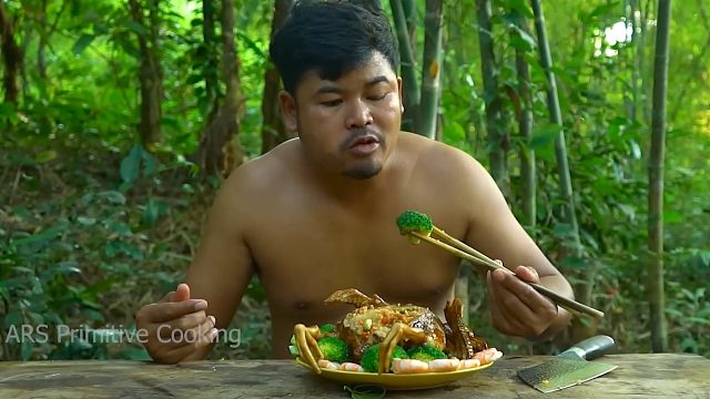 河里的鸭子真肥，抓一只肚子里塞米饭做八宝鸭，吃着真过瘾