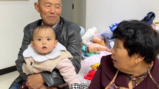 公婆因二宝生气砸坏电视，公公偷偷去修竟又发生意外，吓得公公不敢回家