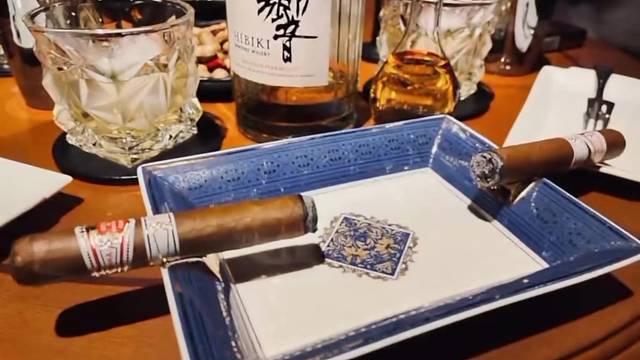 人心各有所感角度不同又怎能相互理解