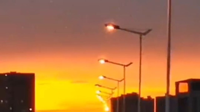 旧人不知我近况，新人不知我过往，近况不该旧人知，过往不与新人讲，悲喜自渡，他人难悟