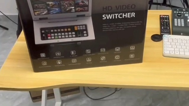 广电级8路导播切换台，多机位直播首选。