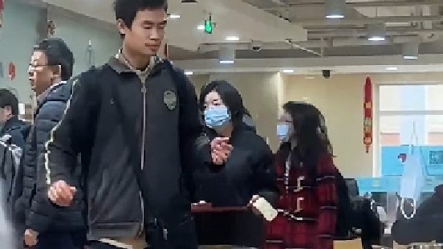 感觉他走的那个弧线都是算好最省力的走法