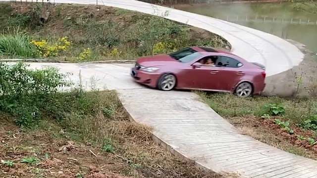 这里的山路十八弯