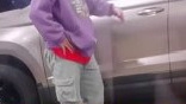 要求加95号油却被误加92号，男子让工作人员必须把油箱抽空：“我的车不能加92号！”