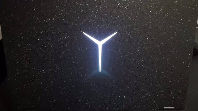 拯救者配上黑色星光磨砂绝了，够闪