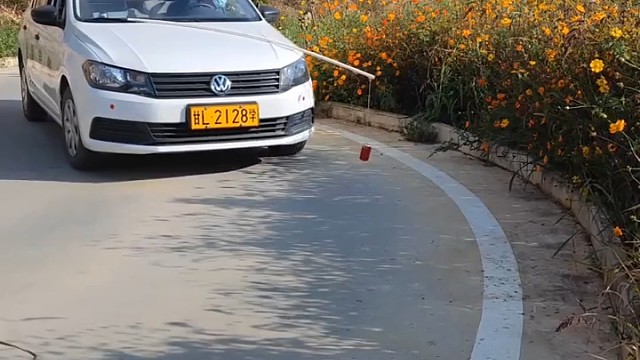 s弯过不去挂个瓶子