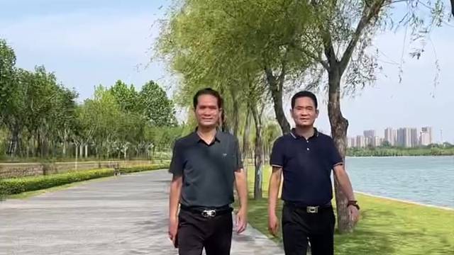 我们是河南周口人，没有211、985的学历，没有强大的家庭背景，在郑州做酱爆鸡，专注餐饮20年