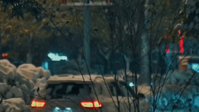 “接下来的日子，把衣服穿厚点，走路慢一点，睡觉早一点，这个冬天有点冷，注意保暖，照顾好自己。”