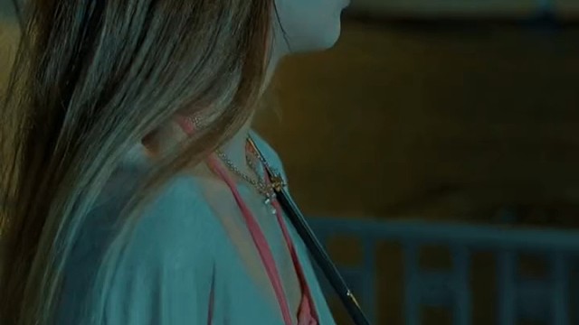 什么是真爱，能忘记我不叫真爱，叫过客，哭过等过在乎过，幸福过，吵闹过，真的失去了，就会撕心裂肺般的痛